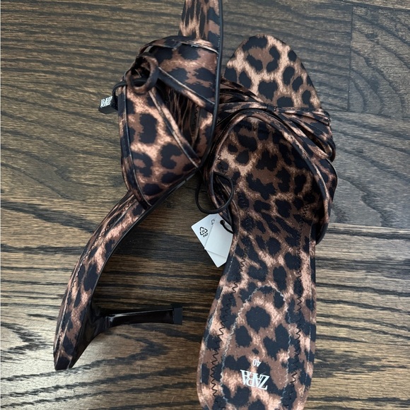 Zara Women's Leopard Print Sandals - Picture 2 of 3